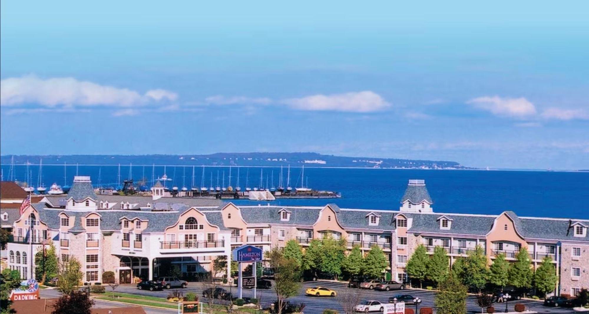 Hamilton Inn Select Beachfront ماكيناو سيتي المظهر الخارجي الصورة