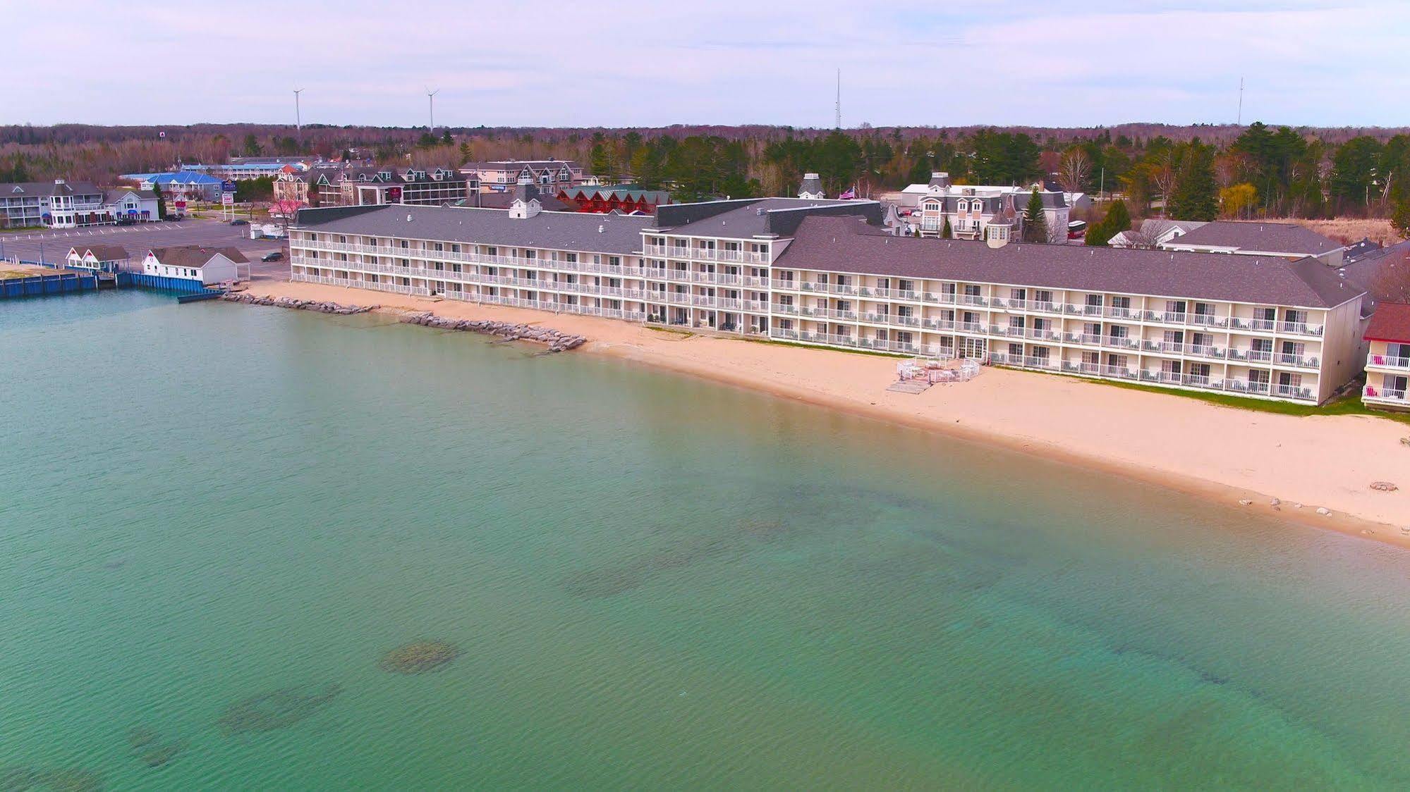 ماكيناو سيتي Hamilton Inn Select Beachfront المظهر الخارجي الصورة